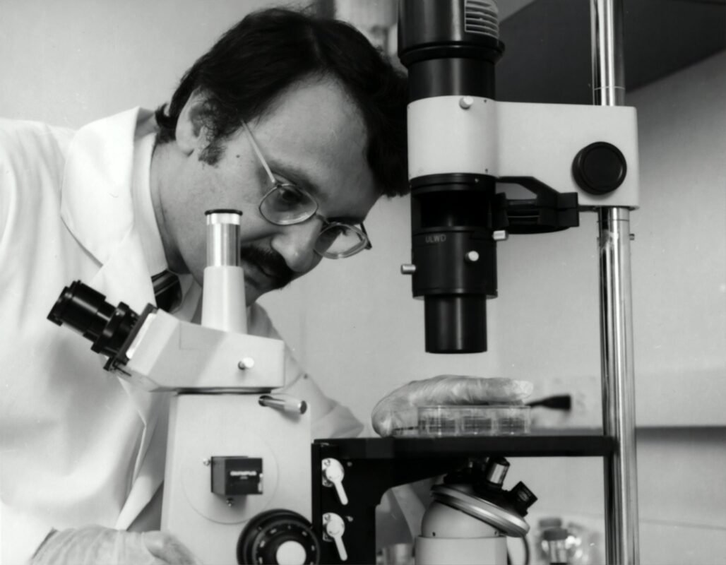 Laboratory microscope